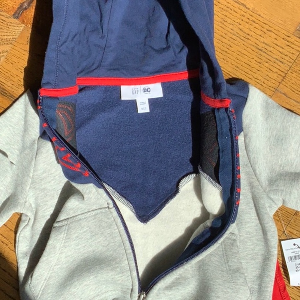 Super Sweatshirt - Picture 3 of 3